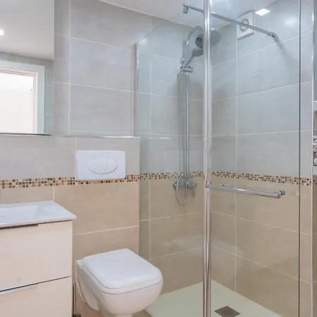 Cosy With Direct Access To The Sea Mijas