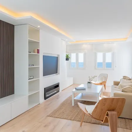 Cosy With Direct Access To The Sea Mijas
